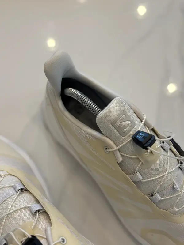 Salomon Supercross trail runner