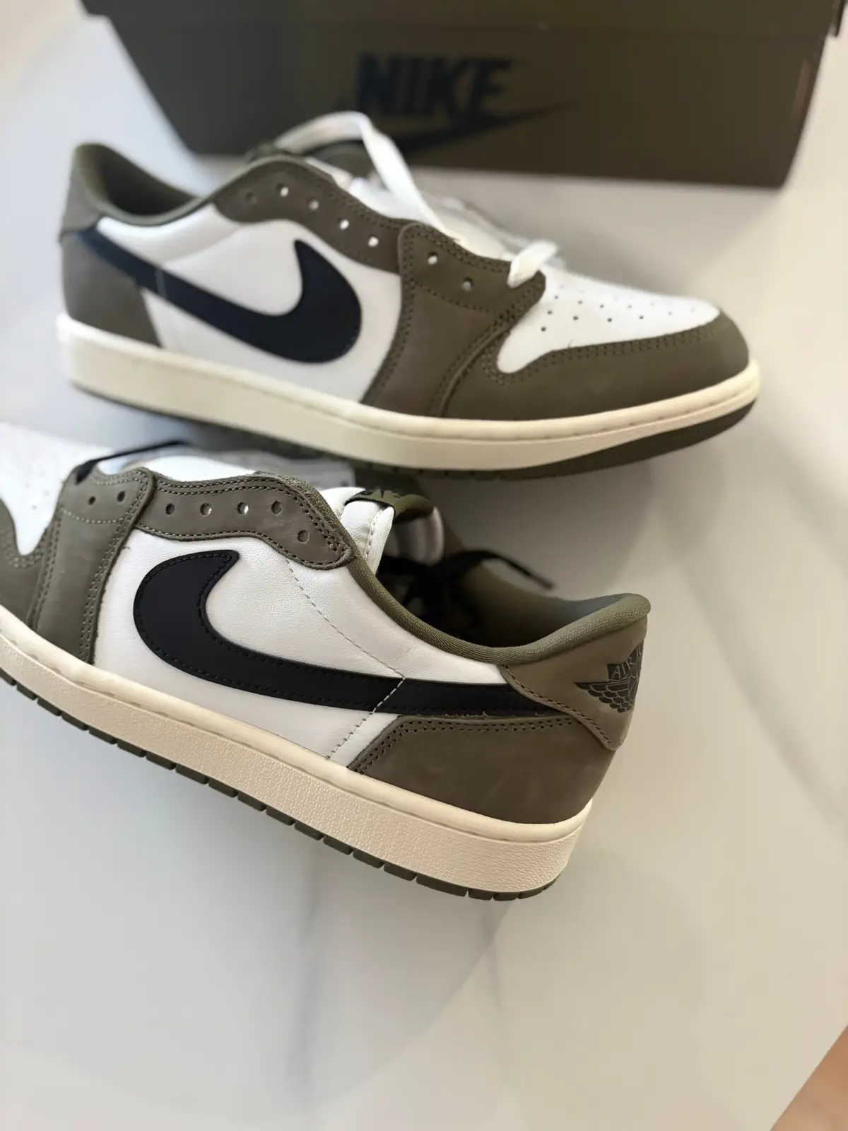 Air Jordan 1 low olive