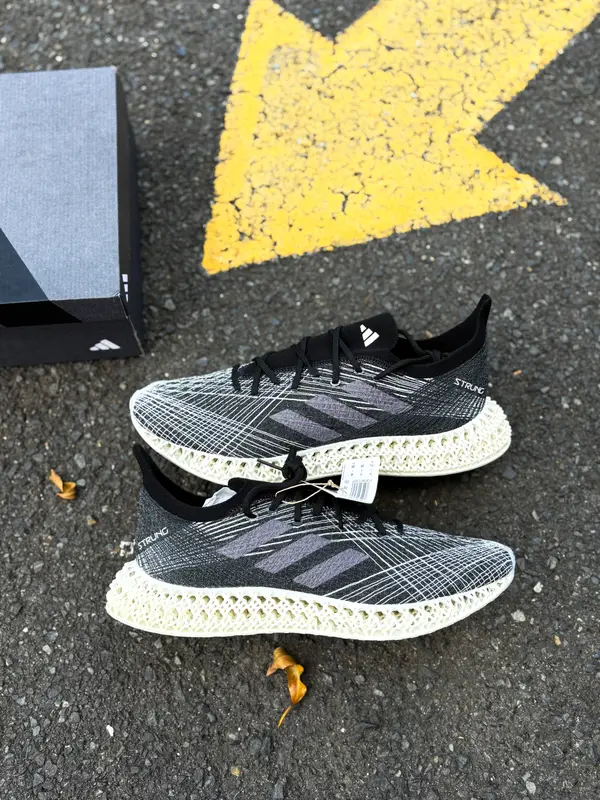 Adidas 4DFWD x Strung