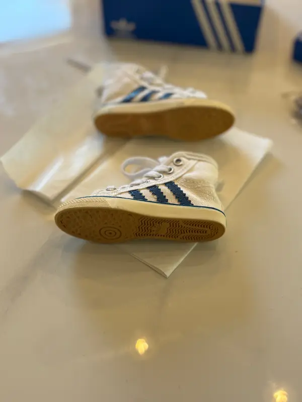 Adidas Nizza miniature collectible