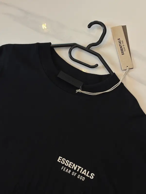 Fear of God Fear of God Essentials jet black crewneck tee