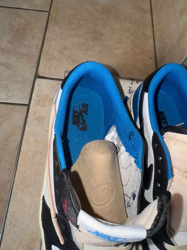 Fragment x Travis Scott x Jordan 1 Low