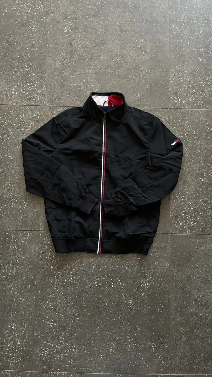 Tommy Hilfiger Vintage Black Tommy Hilfiger Padded Jacket - Extra Large