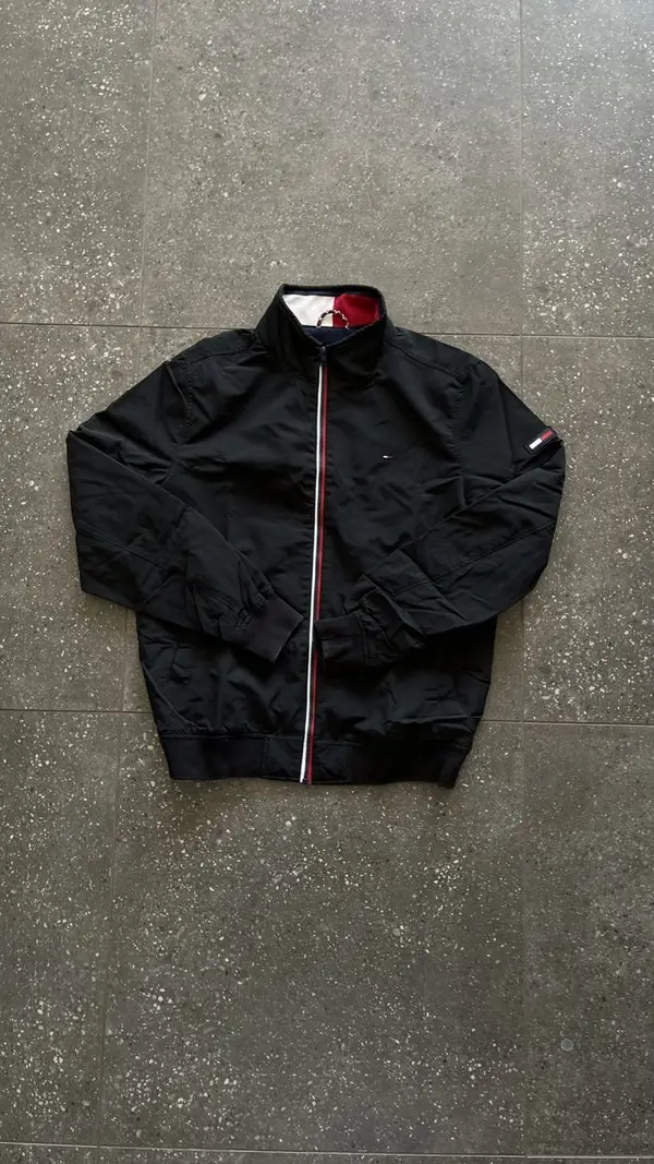 Tommy Hilfiger Vintage Black Tommy Hilfiger Padded Jacket - Extra Large