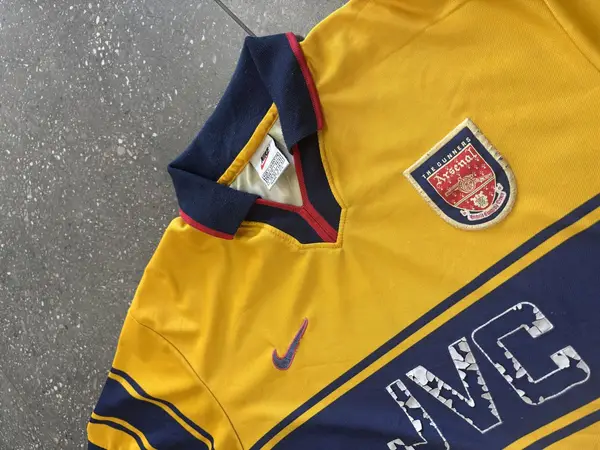 Yellow Arsenal Nike 1997/1999 Away Jersey - Medium