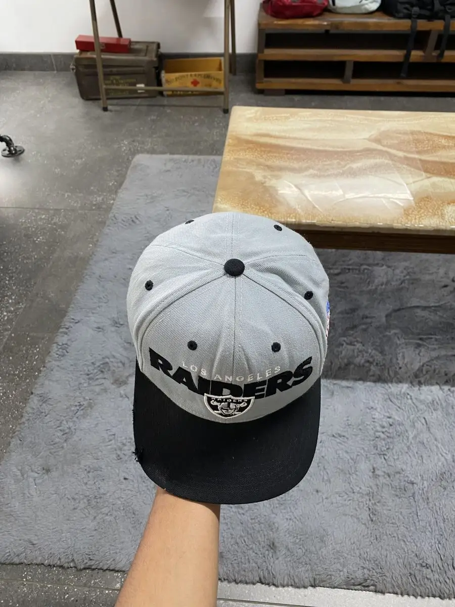 Gray & Black Los Angeles Raiders NFL Mitchell & Ness Snapback - OSFA