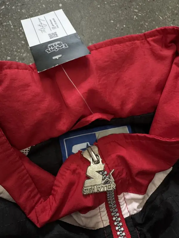 Vintage Red & Black 90s Detroit Wings Starter Jacket - Extra Large