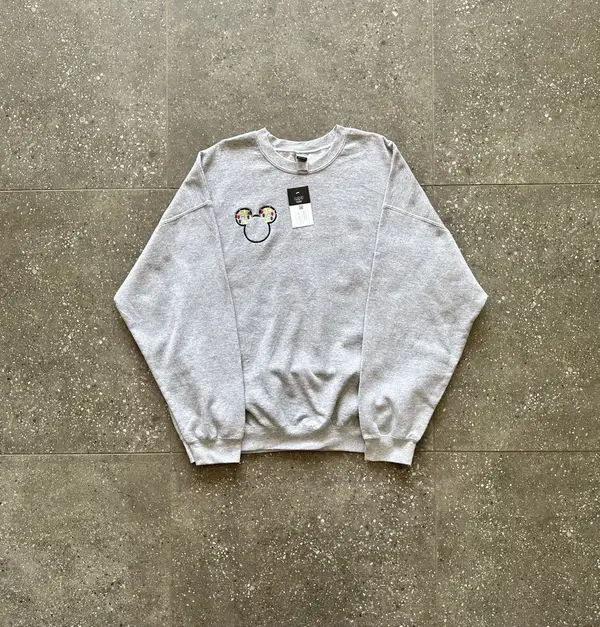  Grey Mickey Mouse Gildan Sweater - 2 Extra Large