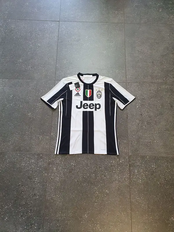 Adidas Black & White Adidas Juventus 2016/17 Home jersey - medium