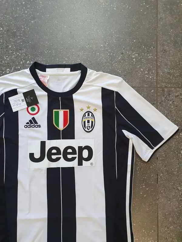 Black & White Adidas Juventus 2016/17 Home jersey - medium