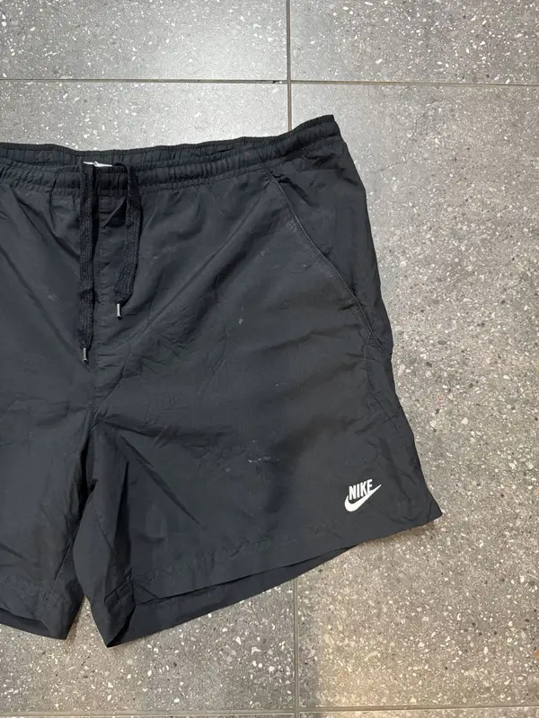 Vintage Nike Shorts - Large (32 - 34)