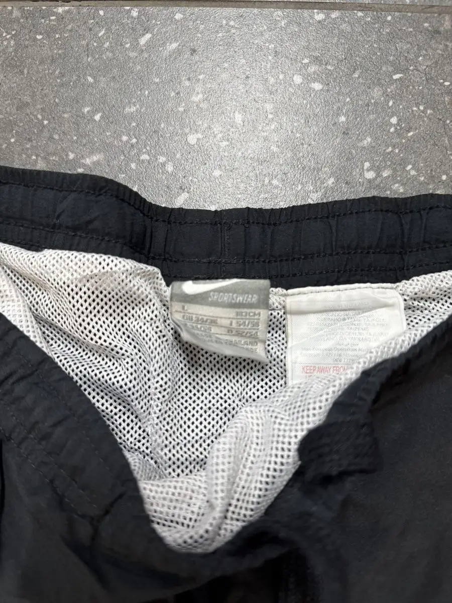 Vintage Nike Shorts - Large (32 - 34)