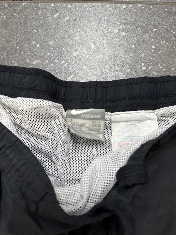 Vintage Nike Shorts - Large (32 - 34)