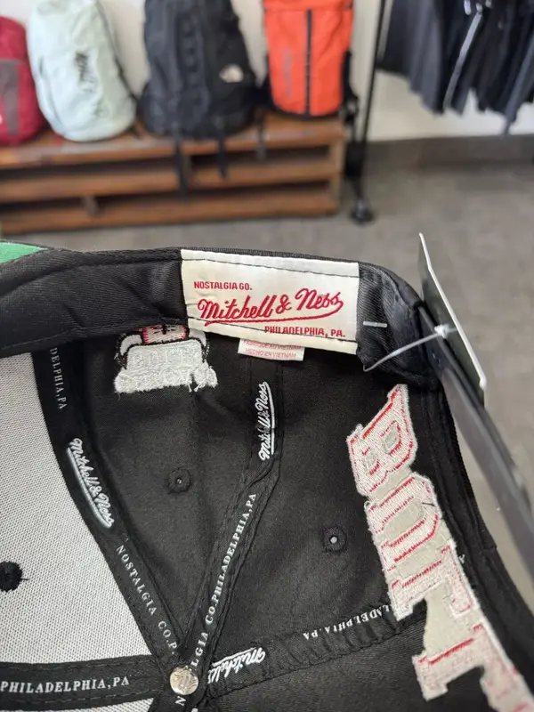 Black Chicago Bulls NBA Snap - One Size Fits All