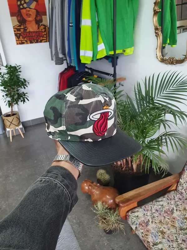 Mitchell & Ness Camoufllage Miami Heat Cap - One Size Fits All