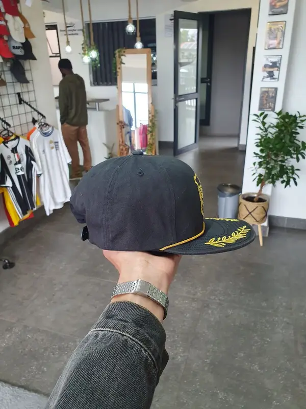 Vintage Black& Gold Mad Hueys The Captain Cap - One Size Fits All