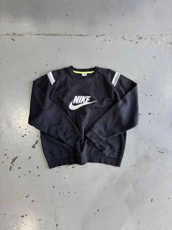 Nike Vintage Black Nike Pullover Sweater - Large