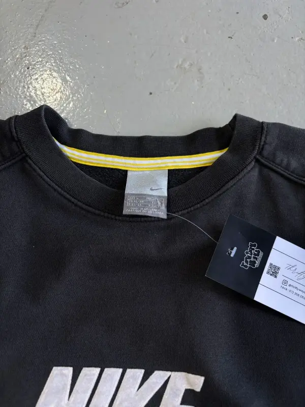 Vintage Black Nike Pullover Sweater - Large