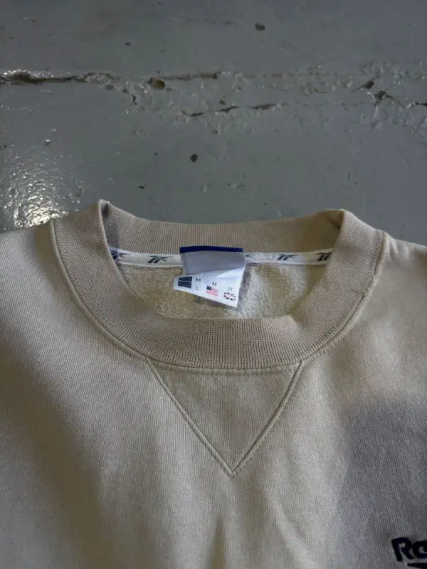 Vintage Cream Reebok Sweater - Medium
