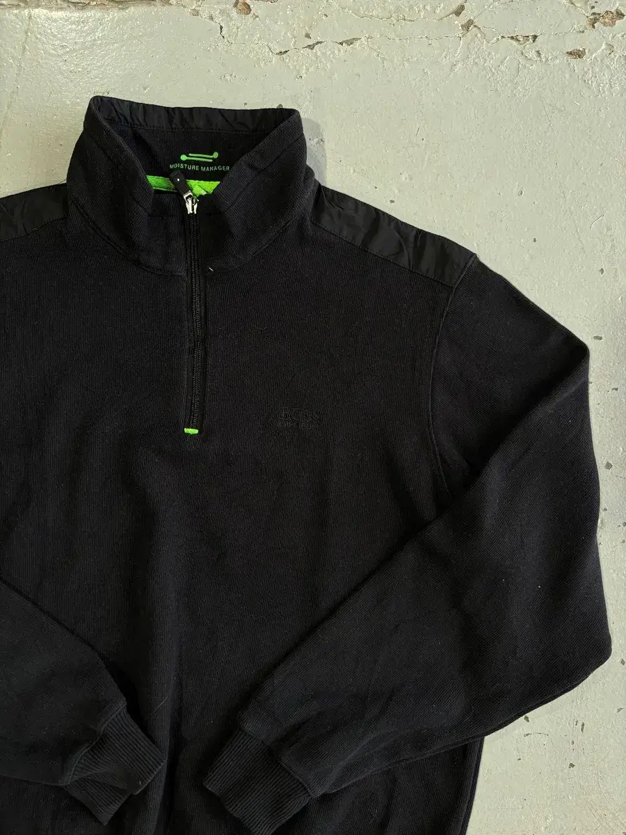 Black Hugo Boss Quarter-Zip Fleece Pullover - Medium