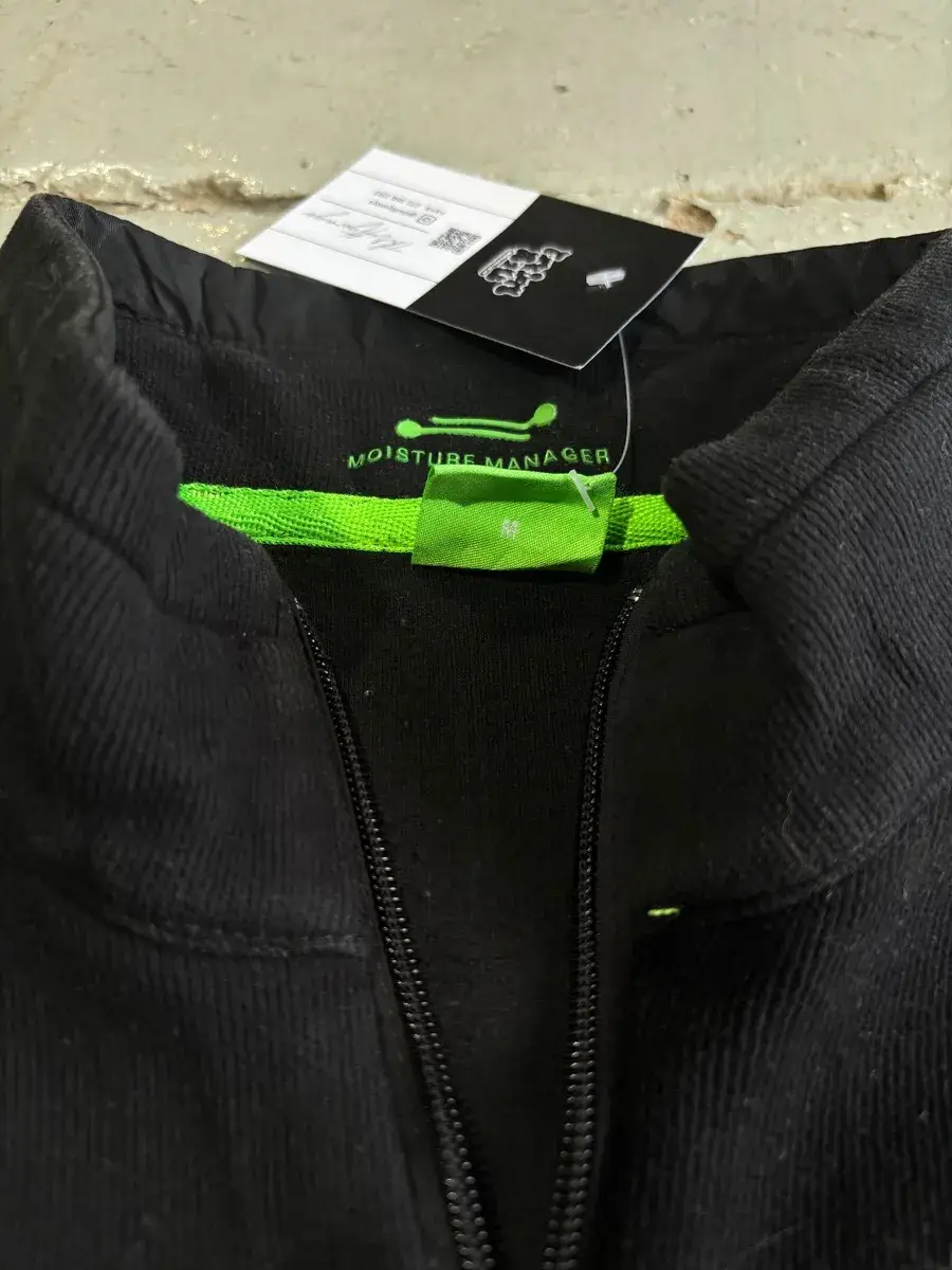 Black Hugo Boss Quarter-Zip Fleece Pullover - Medium