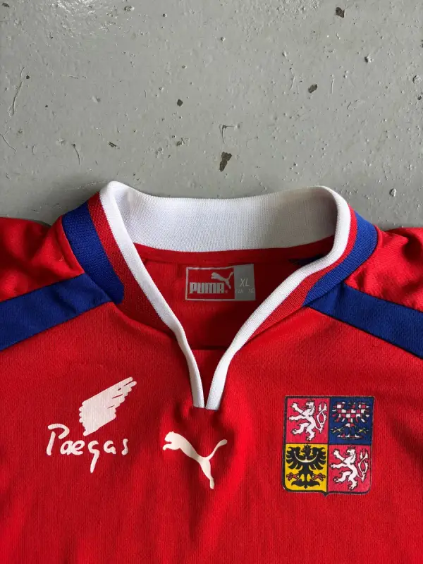 Vintage Puma Czech Republic 00/02 Home Football Jersey - Extra Large