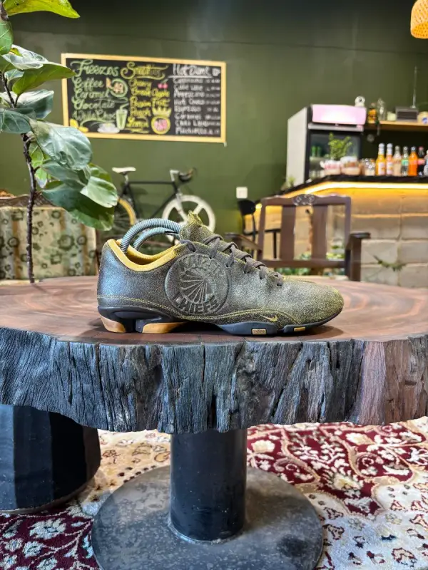 05 Nike Air Zoom Kaizer Chiefs Sneakers - UK8