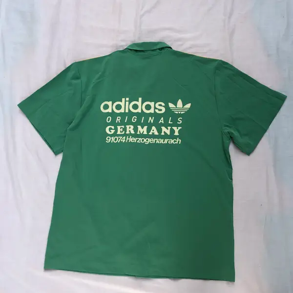 ARC’TERXY Windbreaker Jacket