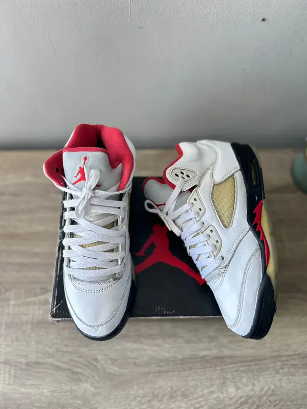 Jordan 5 Fire Red UK5