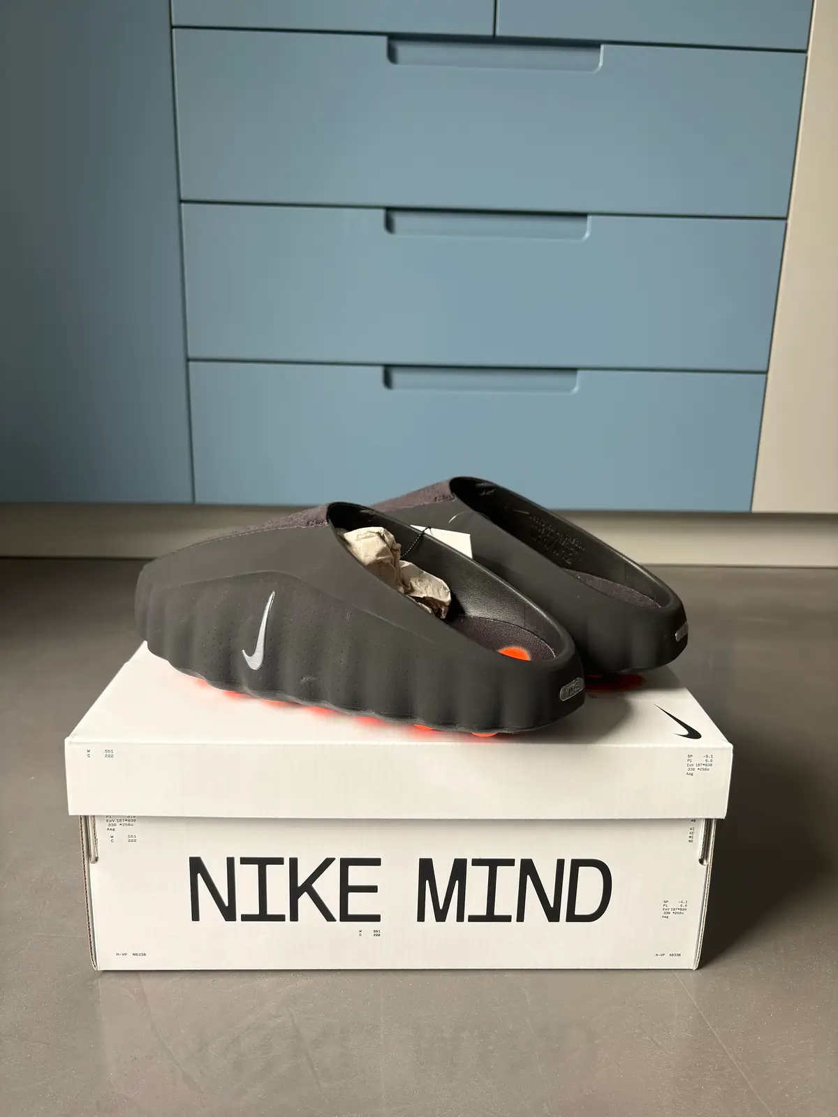 Nike Mind 001