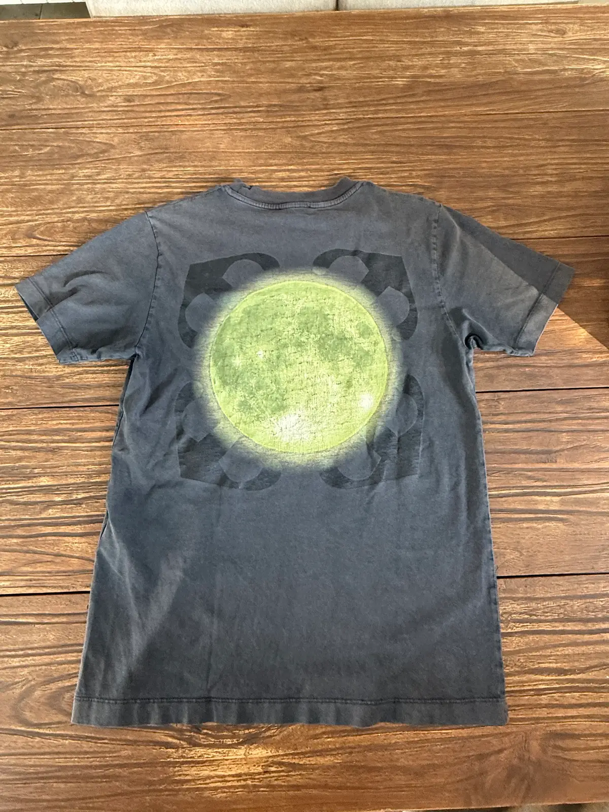 Off-white full moon tshirt