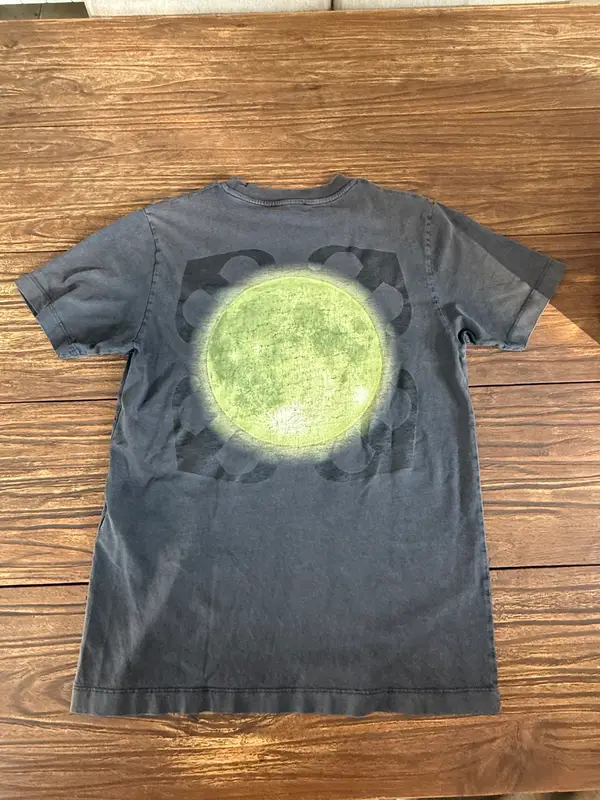 Off-white full moon tshirt