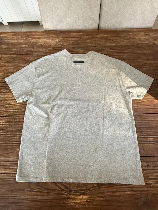 Fear of god Essentials Tshirt grey