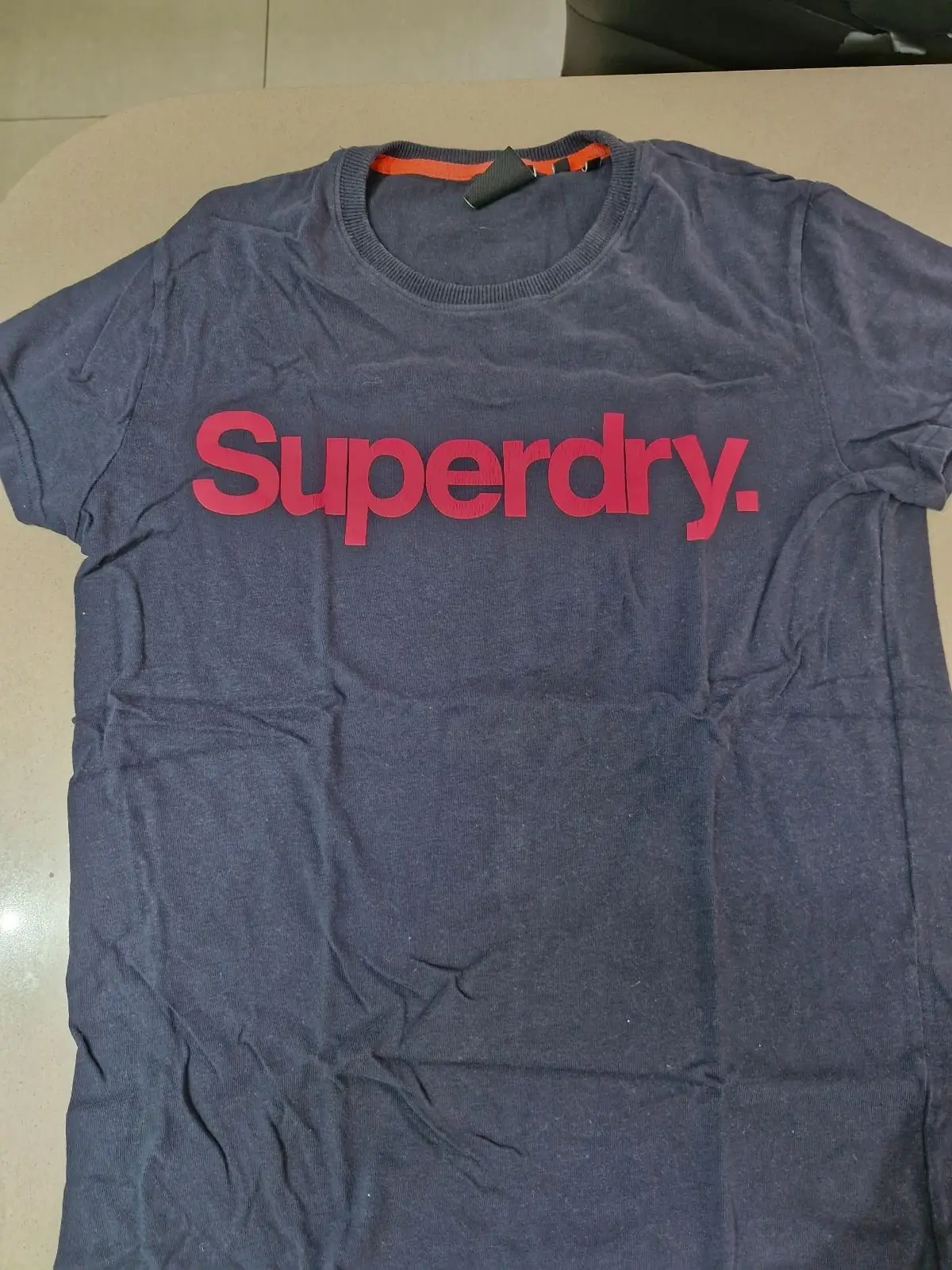 Superdry Superdry · T-shirts for men · Size M — Pre-loved Authentic supedry shirt Flaw:small amount of pealin