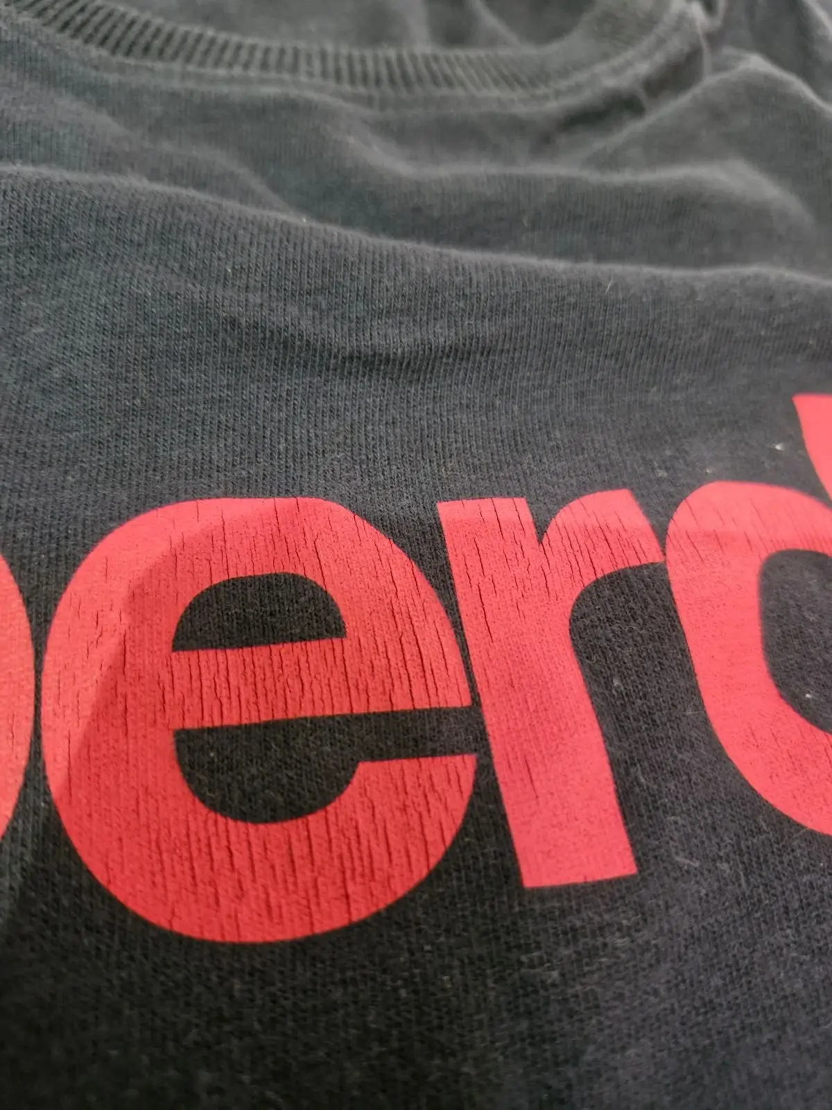 Superdry · T-shirts for men · Size M — Pre-loved Authentic supedry shirt Flaw:small amount of pealin