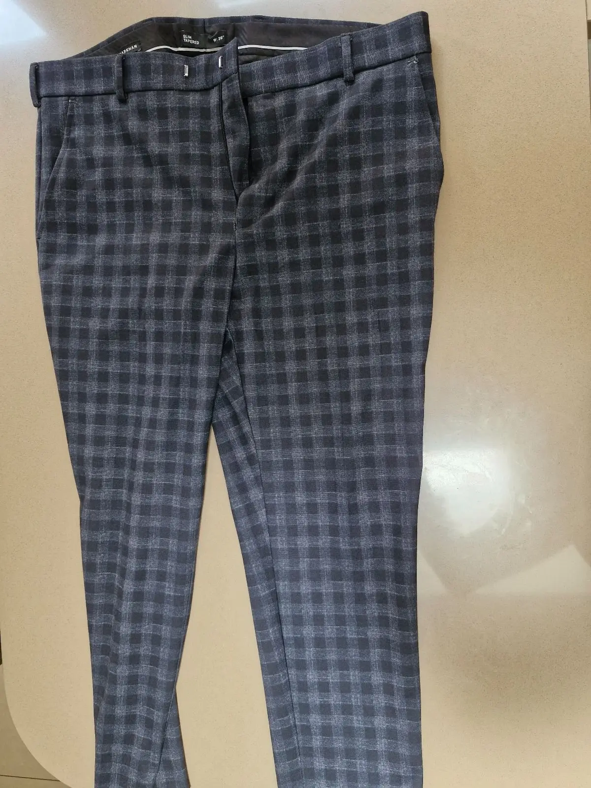 Markham Markham · Trousers for men · Size 36 — In amazing condition! There is just a tiny tiny tiny rip by b