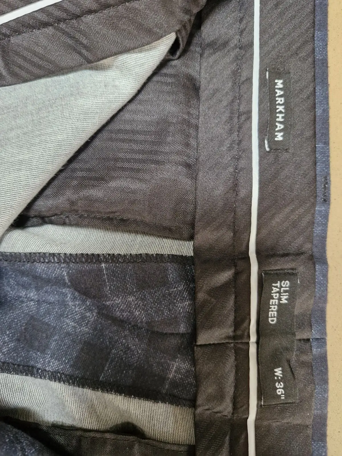 Markham · Trousers for men · Size 36 — In amazing condition! There is just a tiny tiny tiny rip by b