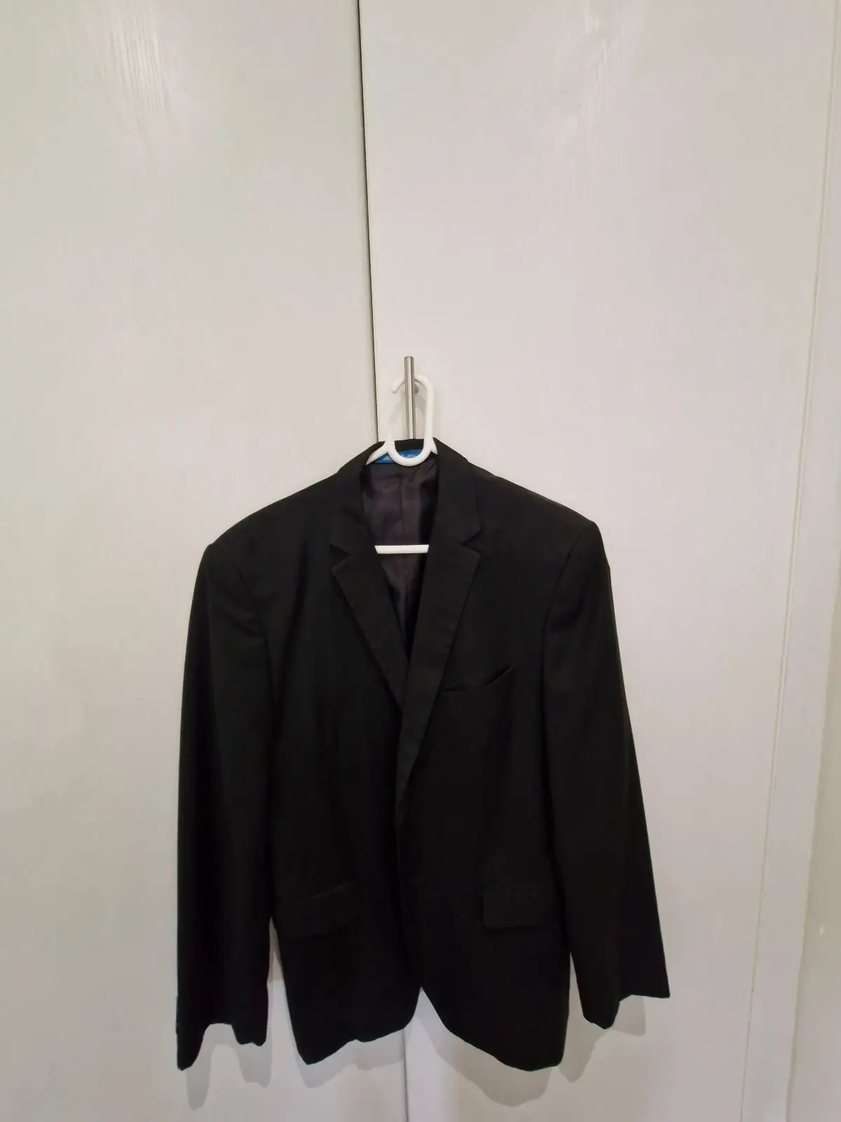 Other Other Has been tailored but it can be adjusted