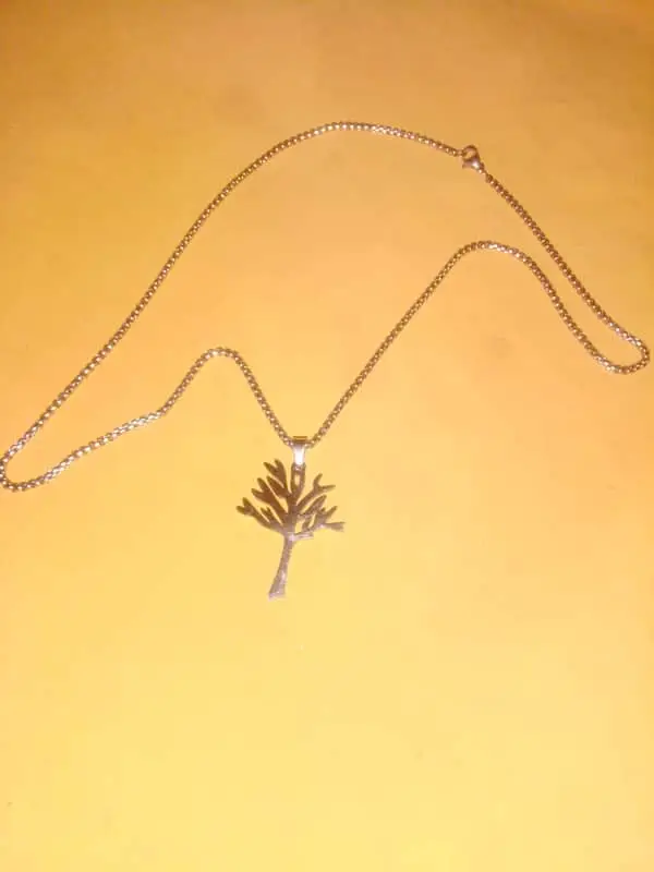 Silver Tree of Life Pendant Necklace – Minimalist Stainless Steel Charm for Everyday Elegance