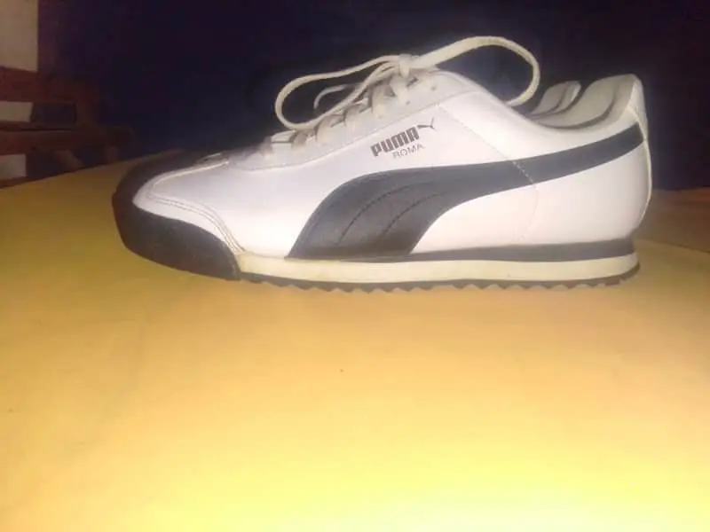 Pre-Owned Puma White & Black Casual Sneakers – Classic Low-Top Trainers