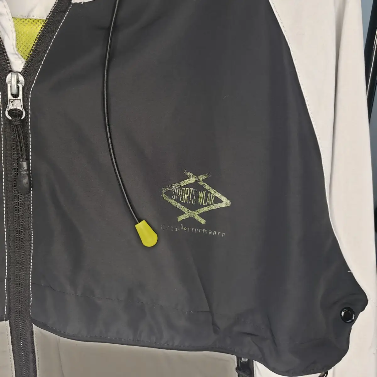 Identic Man Two-Tone Hooded Windbreaker