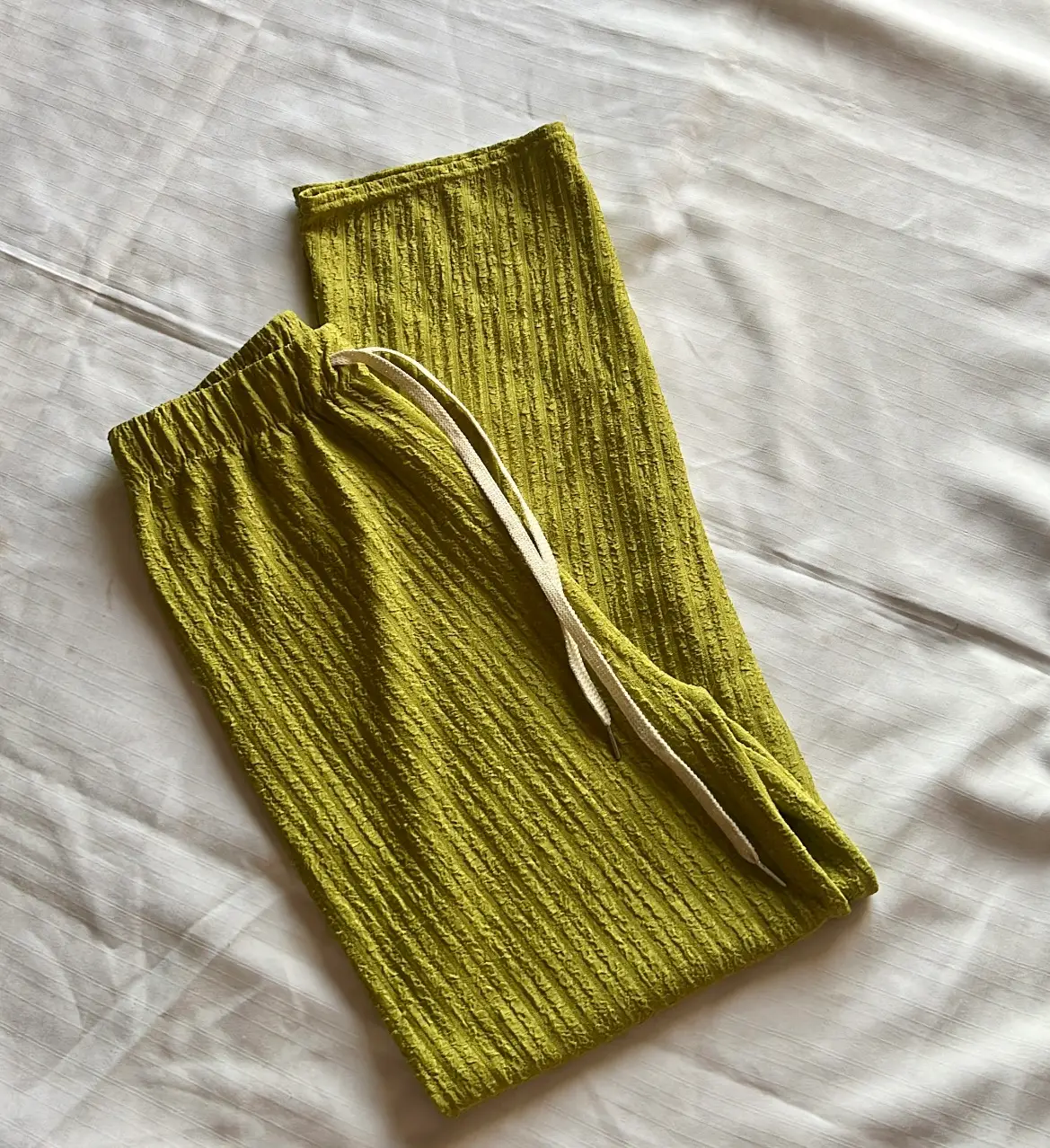 Textured lounge pants/chartreuse green 💚   Super comfy with a flattering relaxed fit ✨