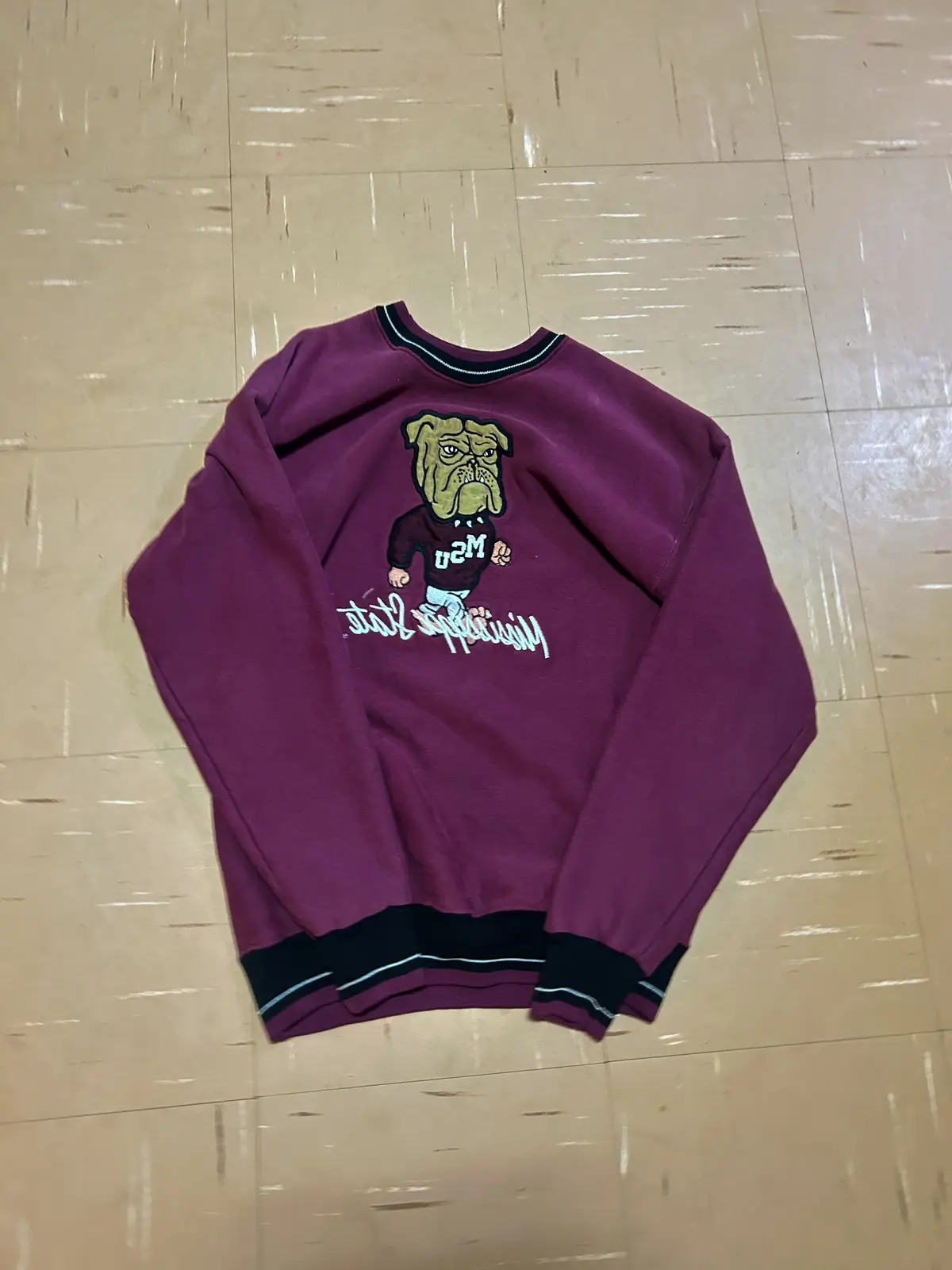 Mississippi State Bulldogs Sweater – Size M( fits as small)