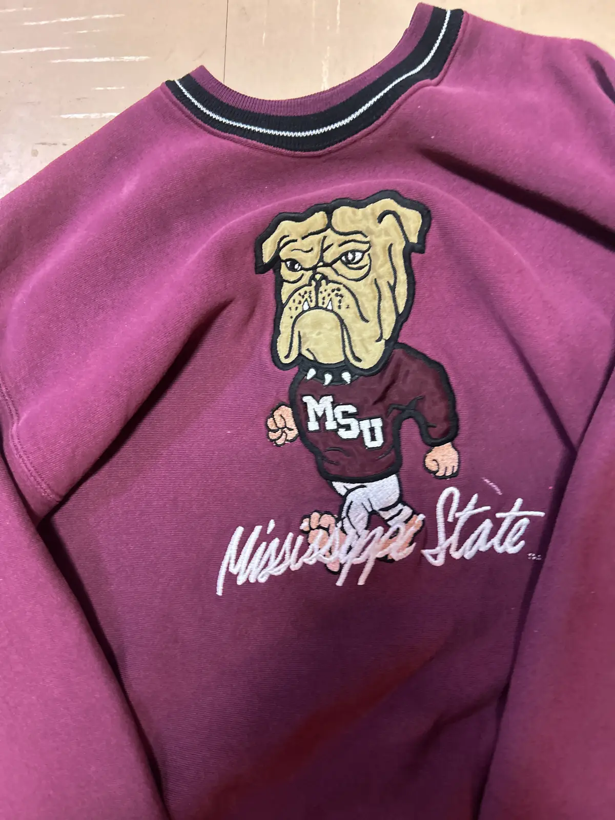 Mississippi State Bulldogs Sweater – Size M( fits as small)