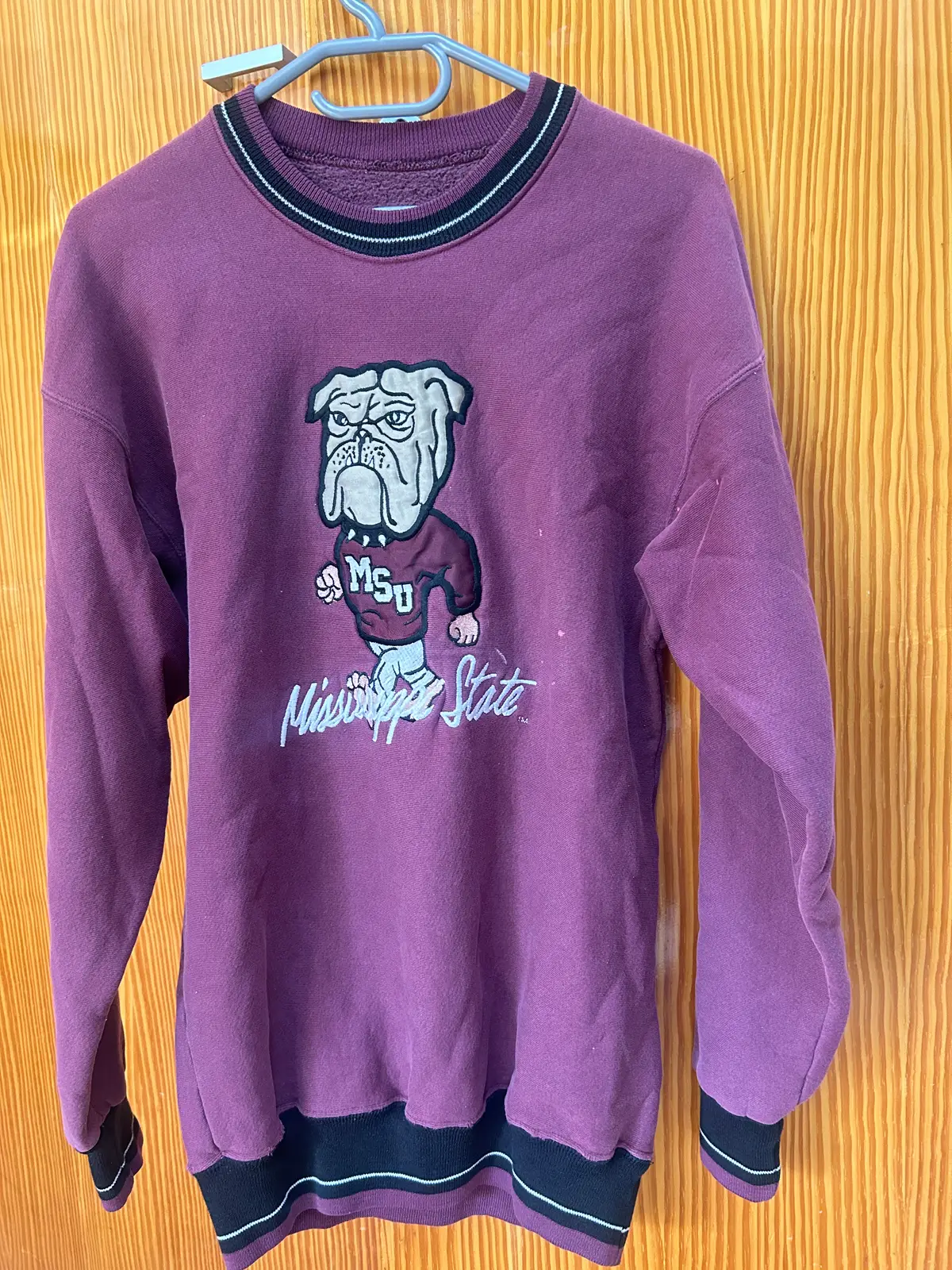 Legends athletic Mississippi State Bulldogs Sweater – Size M( fits as small)