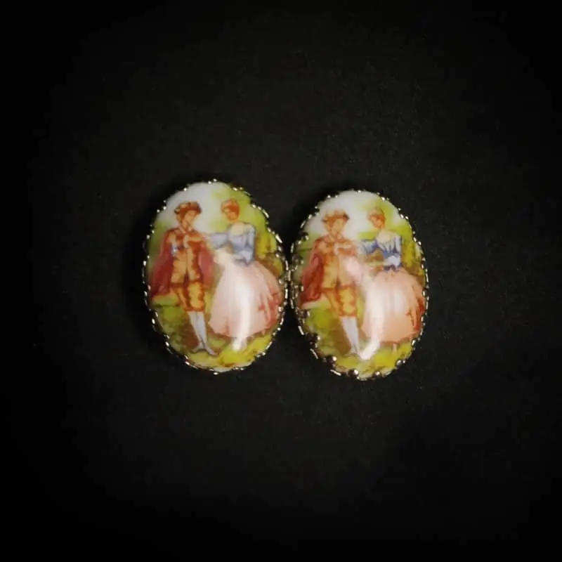 Vintage Courting Couple Clip-on earrings