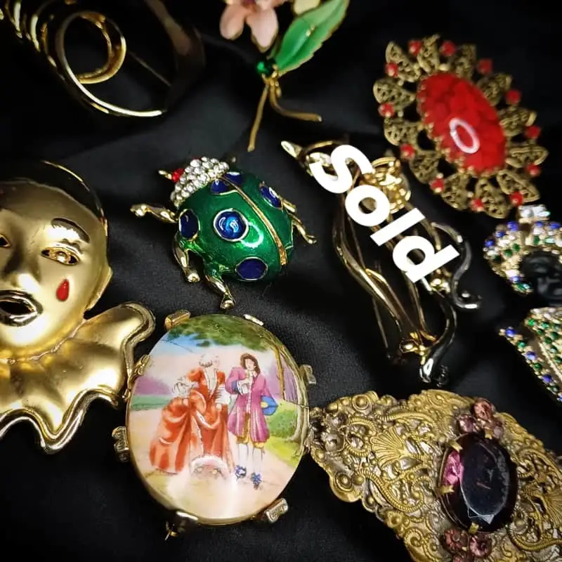 Bundle of Vintage Brooches