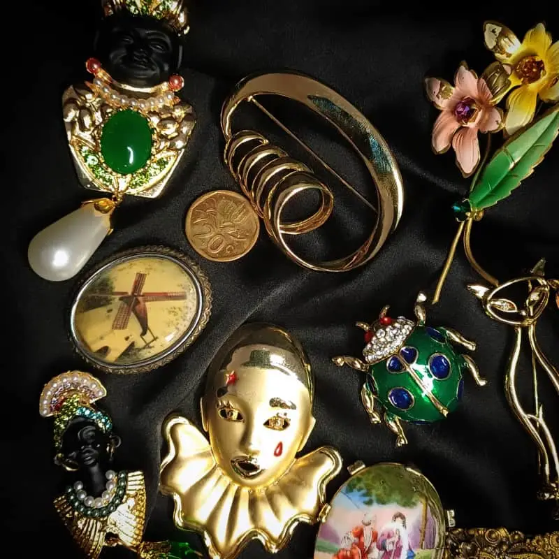 Bundle of Vintage Brooches