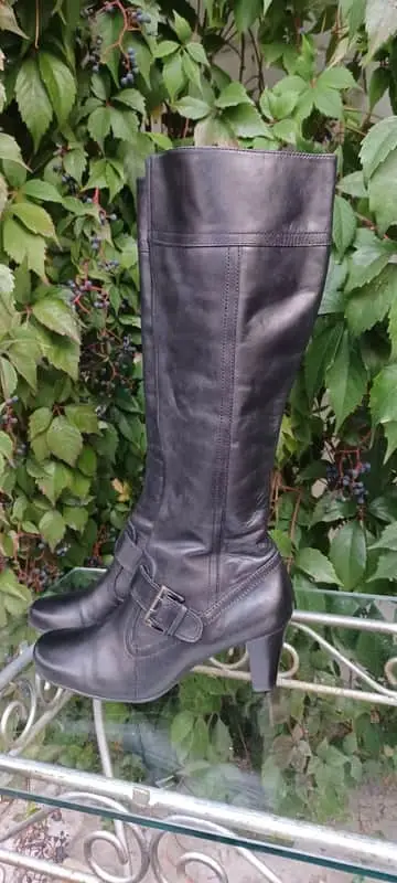 Clarks - Boots - Size 5
