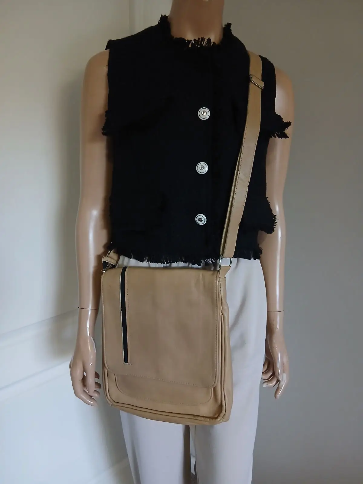 Generic Tan Leather Crossbody Messenger Bag